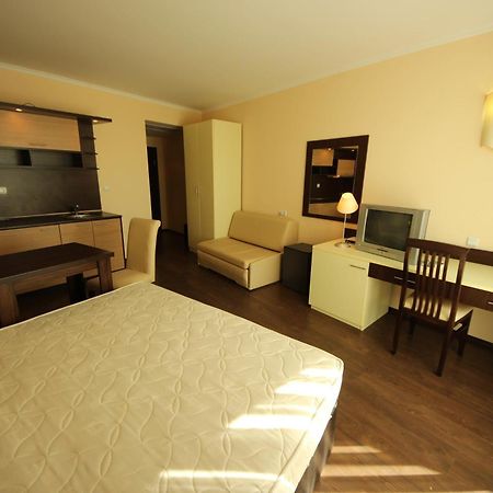 Menada Apartments in Grand Hotel Sveti Vlas Kamer foto