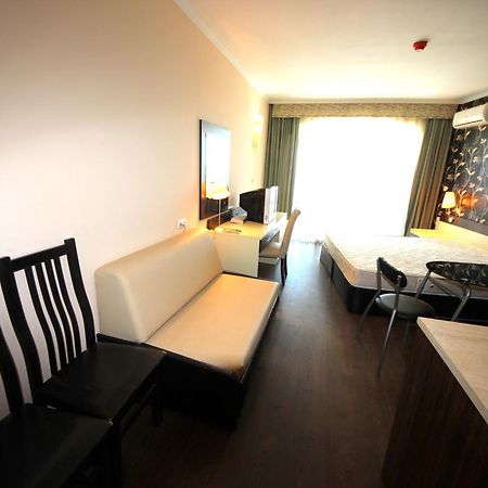 Menada Apartments in Grand Hotel Sveti Vlas Kamer foto