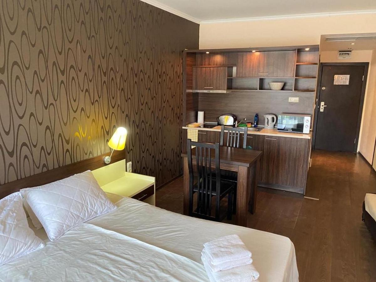 Menada Apartments in Grand Hotel Sveti Vlas Buitenkant foto