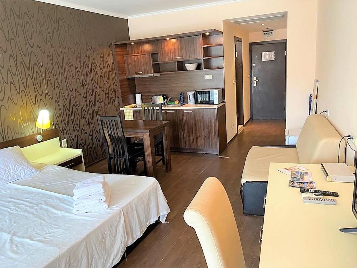 Menada Apartments in Grand Hotel Sveti Vlas Buitenkant foto