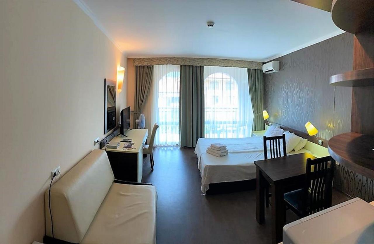Menada Apartments in Grand Hotel Sveti Vlas Buitenkant foto