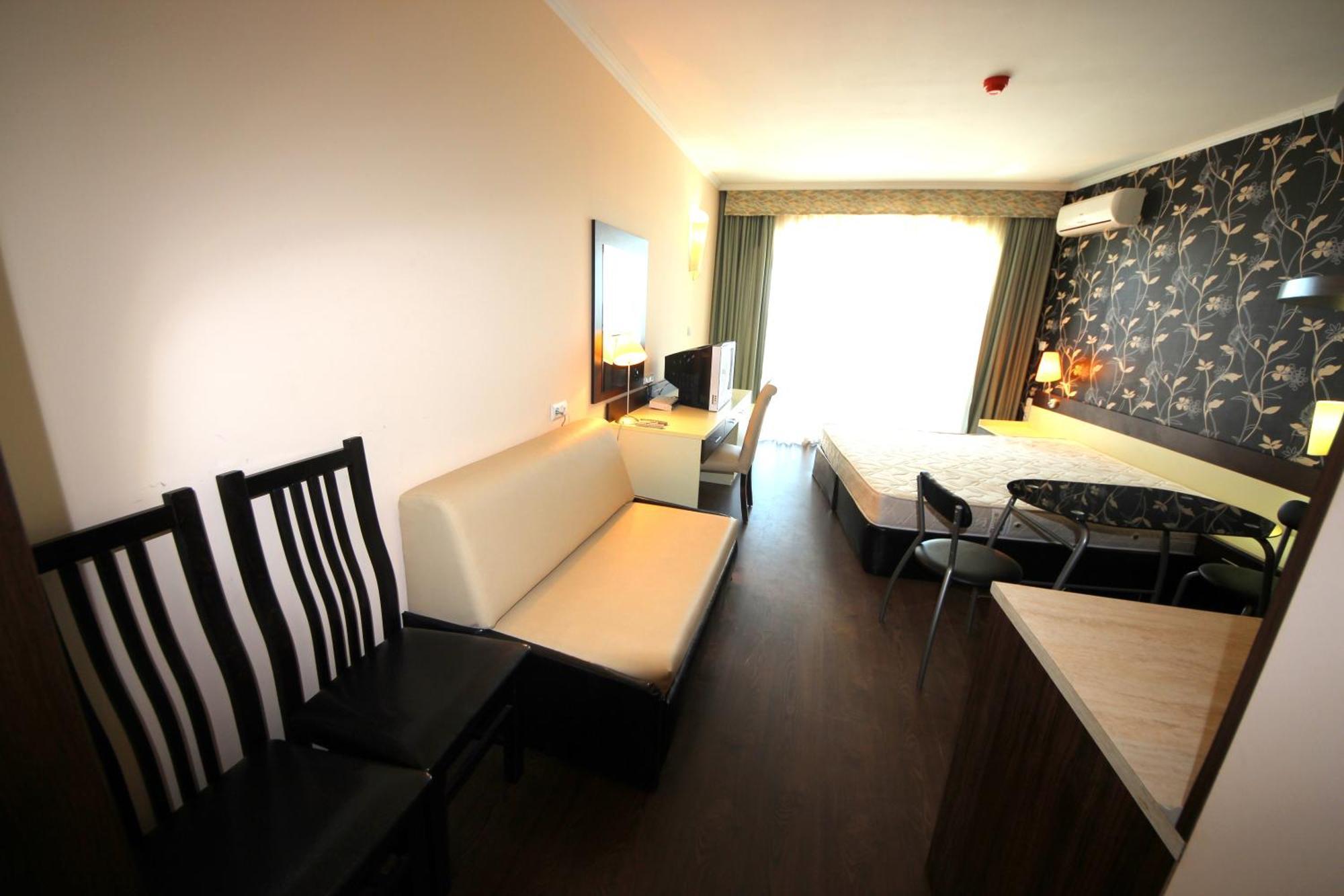 Menada Apartments in Grand Hotel Sveti Vlas Kamer foto